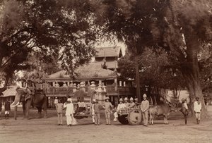 Sans titre (soldats britanniques, homme au palequin, et travailleurs indigènes, recto)