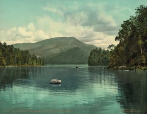 Montagne Bleue depuis Eagle Lake, Montagnes Adirondack, c.1902 - Unknown photographer