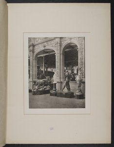 Entrée de la section italienne, bâtiment des manufactures