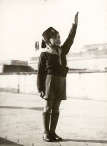 Fascisme, petite table - Unknown photographer