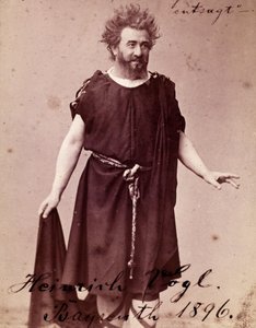 Le ténor allemand Heinrich Vogl (1845 - 1900) en Loge dans « Siegfried » de Richard Wagner à Bayreuth. 1896