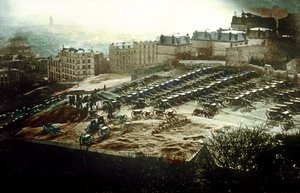 À Montmartre, les gros canons du gouvernement menaçant Paris, mars 18 - Unknown photographer