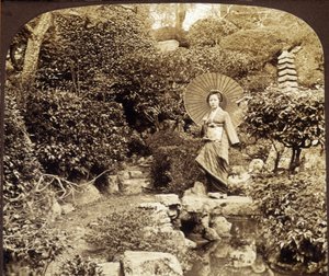 Parapluie kimono japonais dans un jardin - photographie, fin 19ème siècle