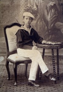 Portrait du fils du prince Carlos de Bourbon, en costume de marin