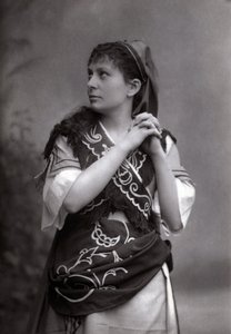 Portrait de la soprano Elisabeth Janvier dans « Le Tribut de Zamora » de Charles Gounod en 1881.