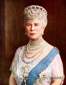 Reine Mary, épouse du roi George V, Mary de Teck, Victoria Mary Augusta Louise Olga Pauline Claudine Agnes - Unknown photographer