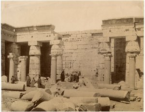 Deuxième cour du temple funéraire de Ramsès III, côté nord, Médinet Habou, Égypte