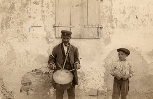 Commissaire-priseur et enfant