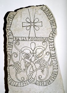 Pierre runique avec une croix, 7ème-8ème siècle - Viking