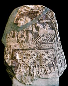 Pierre runique représentant Wotan (Odin) sur son cheval à huit jambes Sleipnir, embarquant sur un drakkar - Viking Viking