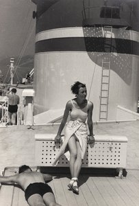 Un couple à bord du bateau de croisière "Oceania", extrait de l