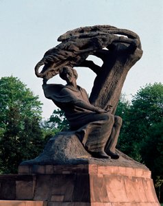 Vue du monument dédié au compositeur Frédéric Chopin (1810-1849) à Varsovie, Pologne