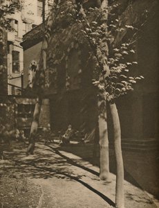 Un bassin de calme dans le rugissement central de Londres, vers 1935