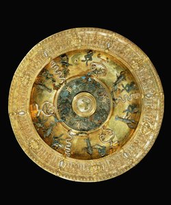Plat en argent doré avec serpents, grenouilles et homards, émail ... - Wenzel I Jamnitzer
