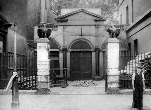 Le théâtre grec aux frontières de Hoxton, Londres, 1926-1927
