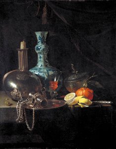 Nature morte avec une gourde de pèlerin, un chandelier, un vase en porcelaine et des fruits, XVIIe siècle - Willem Kalf