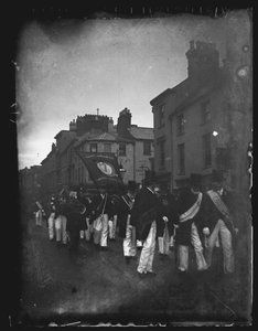 Procession de la société hibernienne, Cardiff, 1892