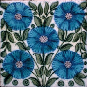 Carreau avec motif floral de style persan - William de Morgan