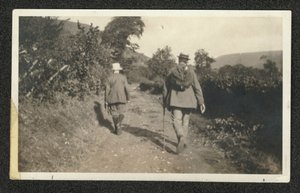 Ralph Vaughan Williams et Gustav Holst marchant dans les collines de Malvern, septembre 1921 - William Gillies Whittaker