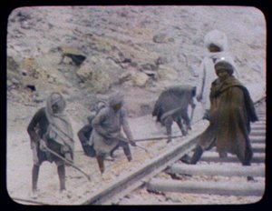 Travailleurs indiens construisant des lignes de chemin de fer, 1880
