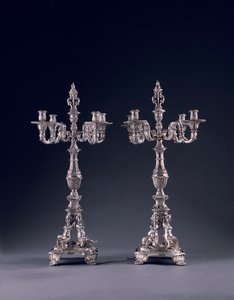 Paire de candélabres à quatre lumières très importants, commandés pour George II, fabriqués par Balthasar Friedrich Behrens, Hanovre, 1736-37