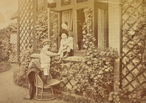 [Enfants jouant à la fenêtre] - Willoughby Wallace Hooper