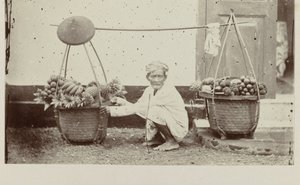 Porteur javanais avec des fruits - Woodbury and Page