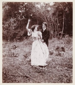Portrait édouardien, couple avec une balançoire - John Pardon