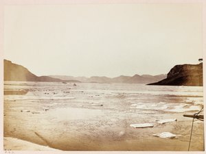 Expédition en Arctique (1875-1876) du capitaine George Nares (1831-1915) : Baie de Dobbin regardant vers le nord