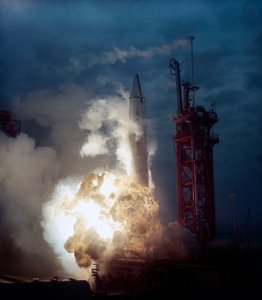 Véhicules de lancement, USA Fusée explosant sur la rampe de lancement, début des années 1960