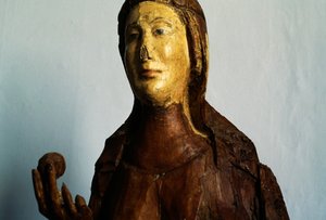 Figure féminine, statue en bois