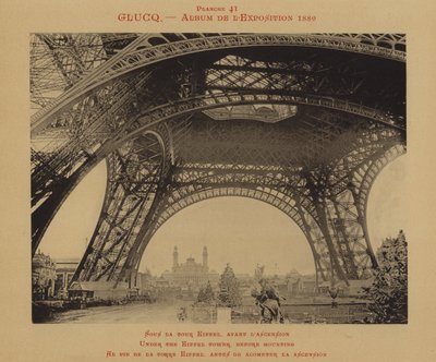 Sous la tour Eiffel, avant de monter - (after) French Photographer