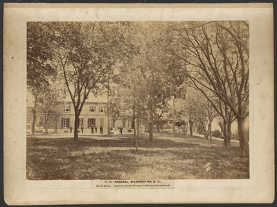 N° 242. Arsenal, Washington, D.C., façade nord. Cour intérieure. Groupe d