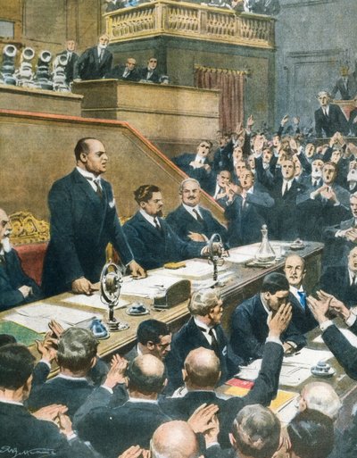 Mussolini annonçant l