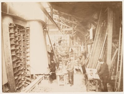 Hommes au travail pendant la construction de la Statue de la Liberté, Paris, 1883 - Albert Fernique
