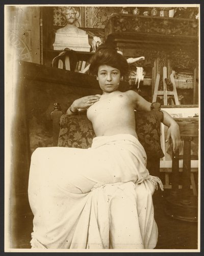 [Modèle féminin pour l