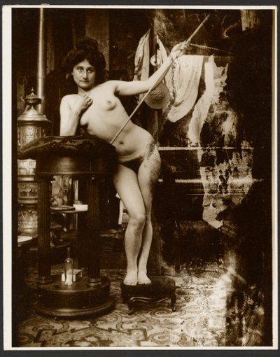 [Nu féminin avec une lance, Paris] - Alphonse Maria Mucha
