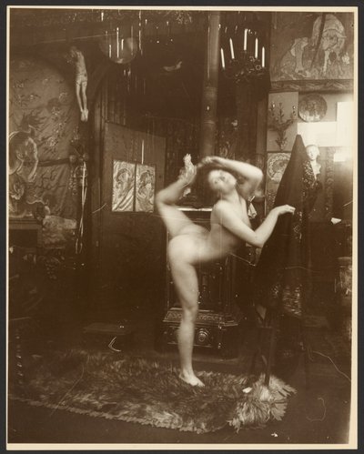 [Modèle féminin nu en ballerine, Paris] - Alphonse Maria Mucha