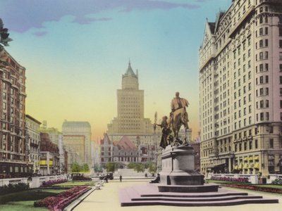 New York : Cinquième Avenue et la Plaza ; Heckscher Bldg ; Statue du général Sherman ; Hôtel Plaza - American Photographer (after)