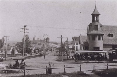 Old Orchard Beach, Maine : Old Orchard en direction de la plage - American Photographer (after)