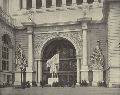 Portail est du bâtiment de l