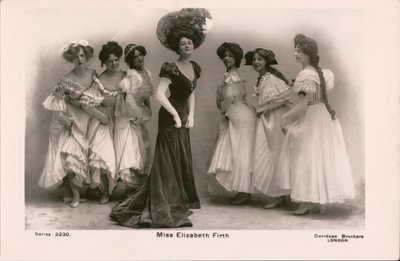 Elizabeth Firth, chanteuse et actrice américaine (photo n/b) - American Photographer