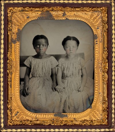 Portrait de deux jeunes filles, v. 1860 (photo) - American Photographer
