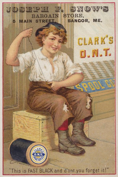Fille cousant un bouton sur un pantalon - American School
