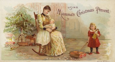 Fille utilisant un balai mécanique pendant que la mère berce le bébé - American School