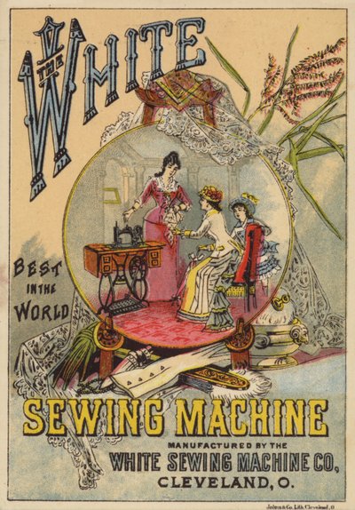 Dames regardant une machine à coudre - American School