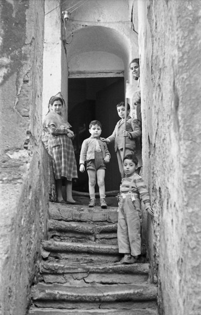CROTONE - DANS L