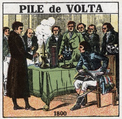 Batteries et accumulateurs : Alessandro Volta (1745-1827) présenté en 1801 au consul Napoléon Bonaparte (1769-1821) à l