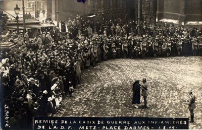 Première Guerre mondiale 1914-1918 : remise de la croix de guerre aux infirmières de l
