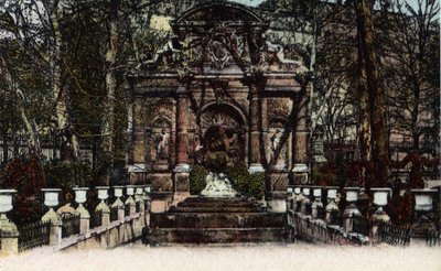 Paris : vue de la Fontaine Médicis dans les jardins du Luxembourg. Photographie de 1920 dans 